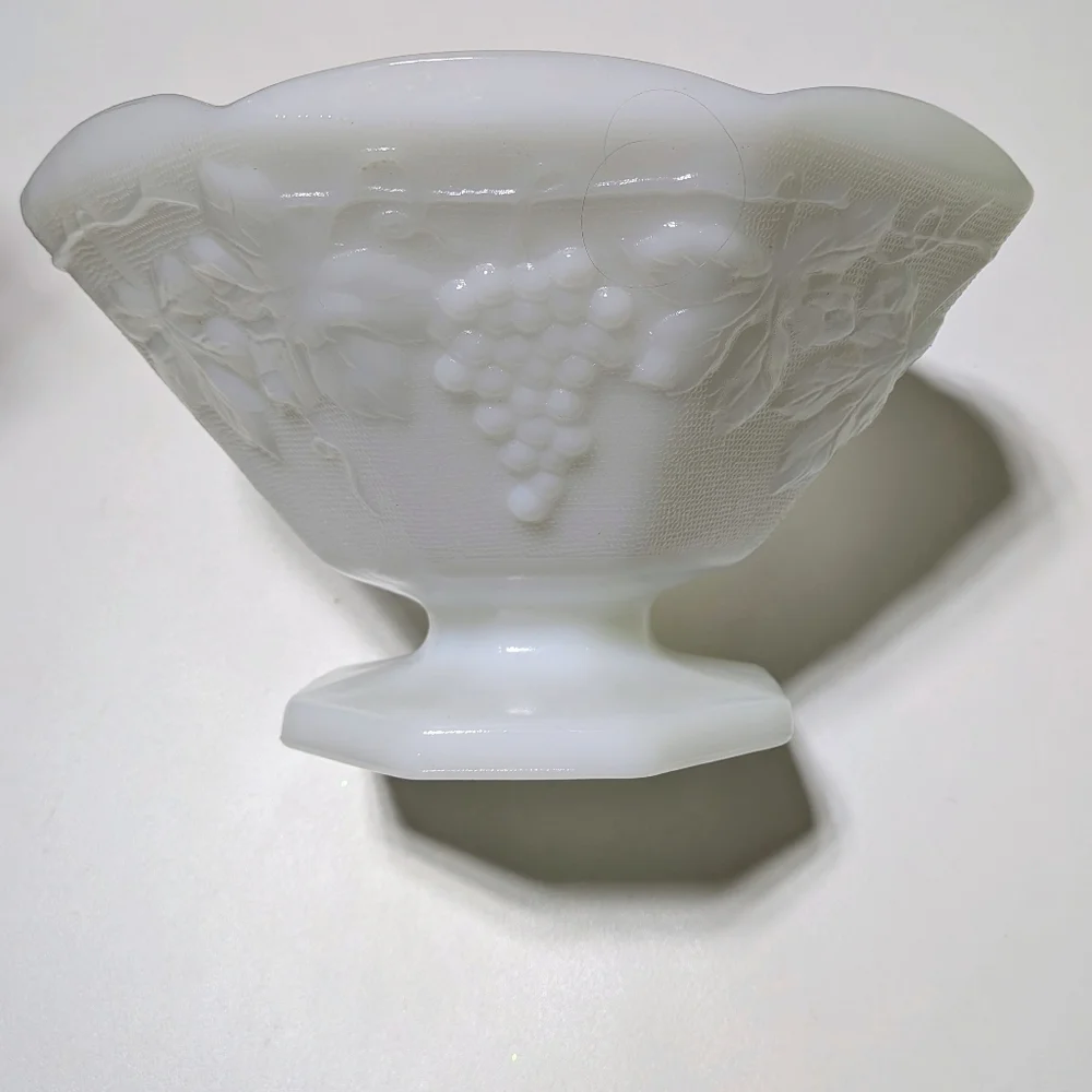 Vintage Milk Glass 9